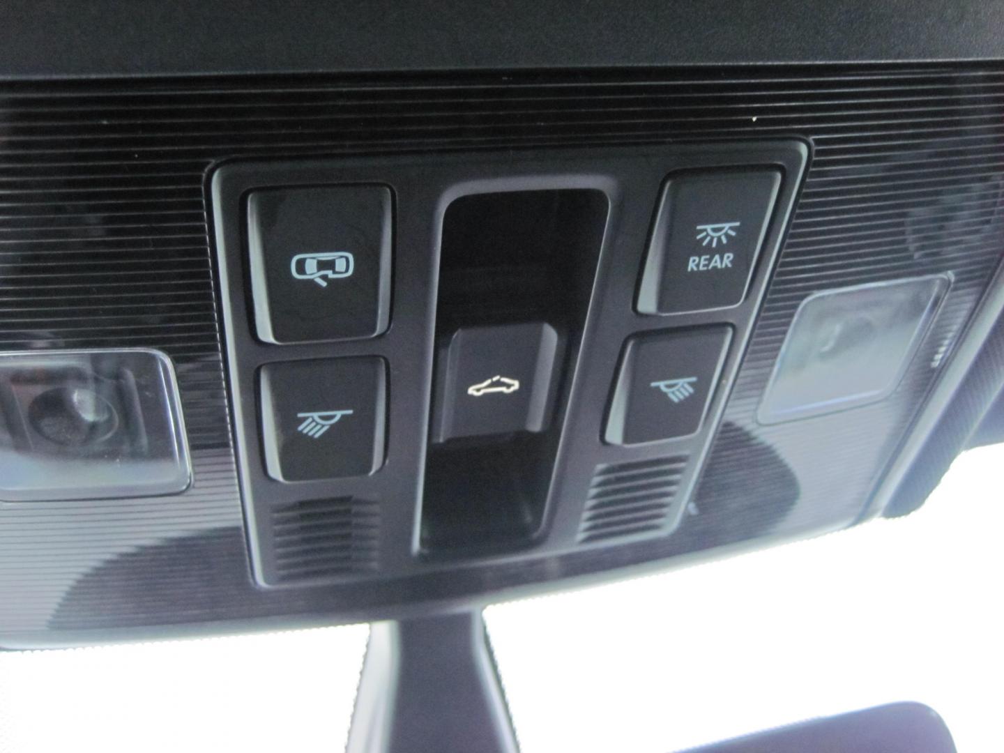 2020 white Volkswagen Golf GTI SE Hatch (3VW6T7AU2LM) with an 2.0L L4 DOHC 16V TURBO engine, 7A transmission, located at 9530 Old Seward Highway, Anchorage, AK, 99515, (907) 349-3343, 61.134140, -149.865570 - Photo#17